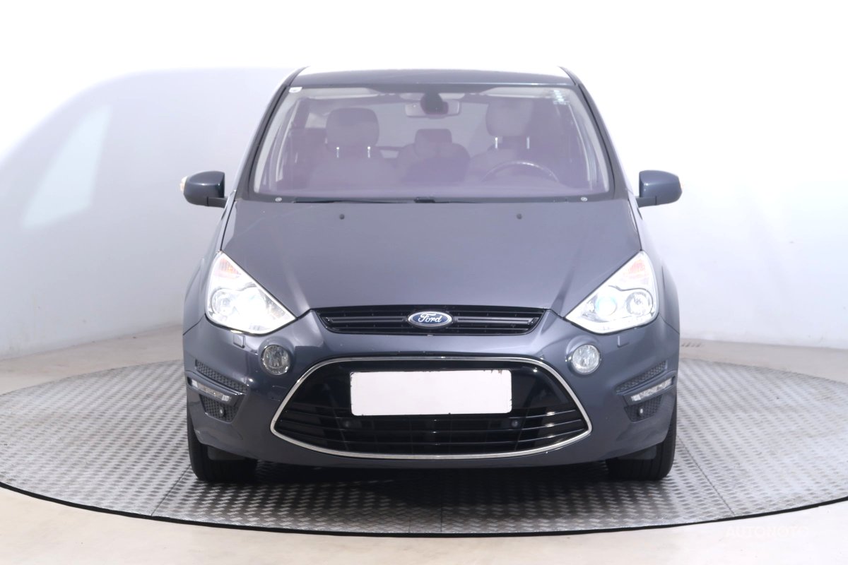 Ford S-MAX, 2013 - pohled č. 2