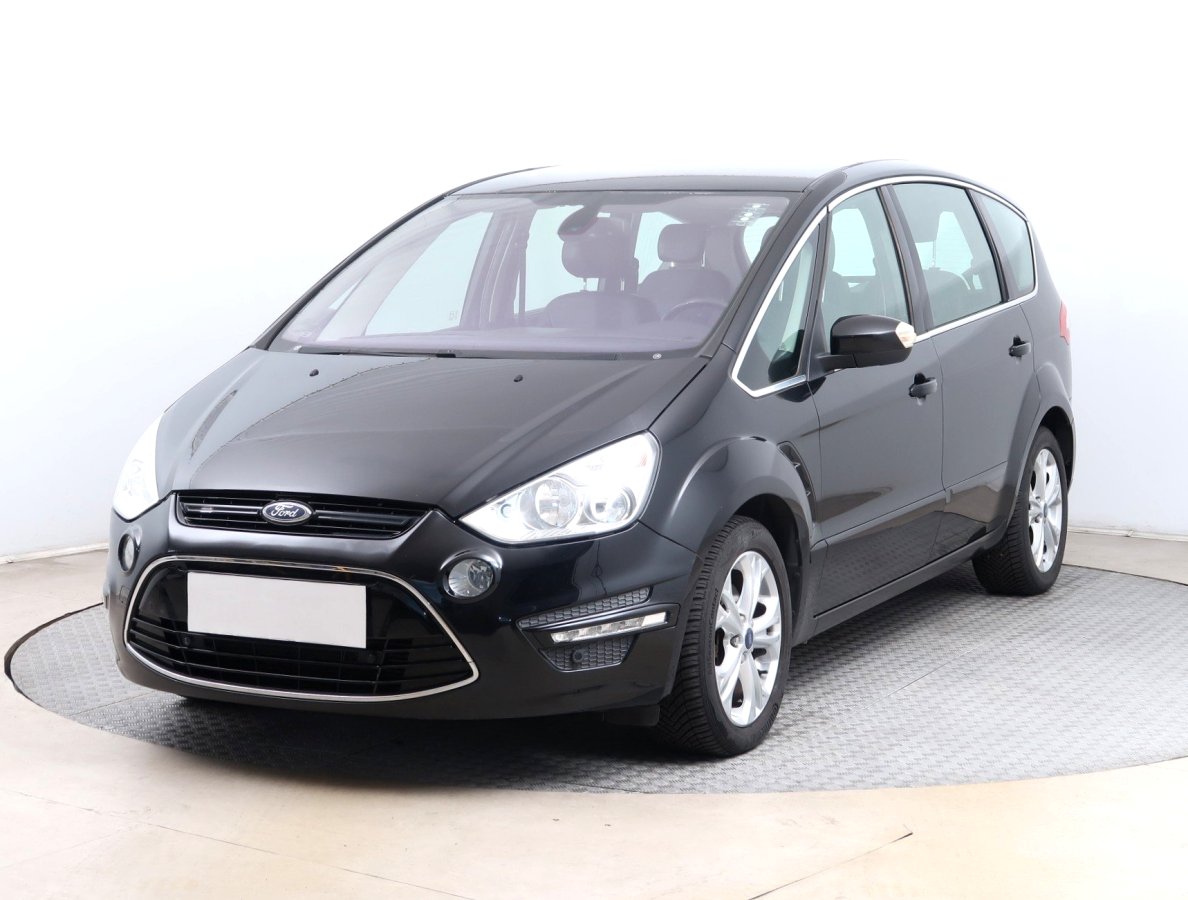 Ford S-MAX, 2013 - pohled č. 3