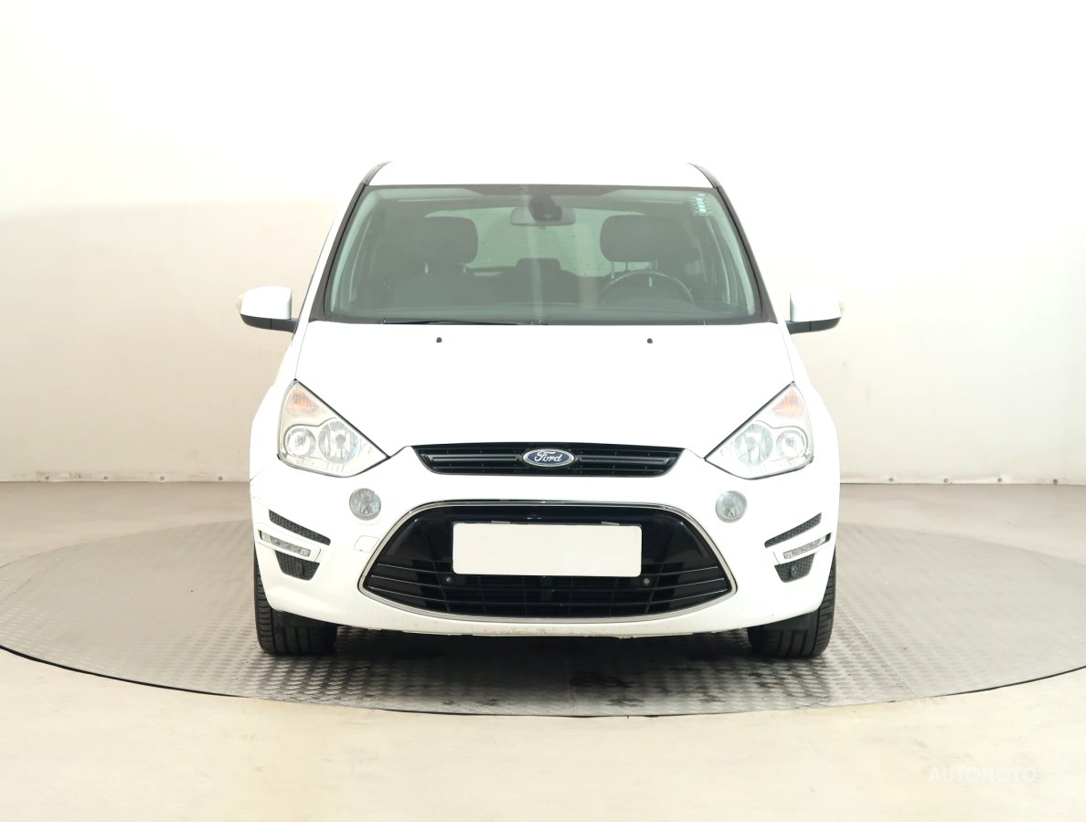 Ford S-MAX, 2012 - pohled č. 2