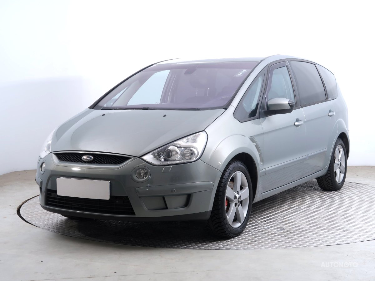Ford S-MAX, 2009 - pohled č. 3