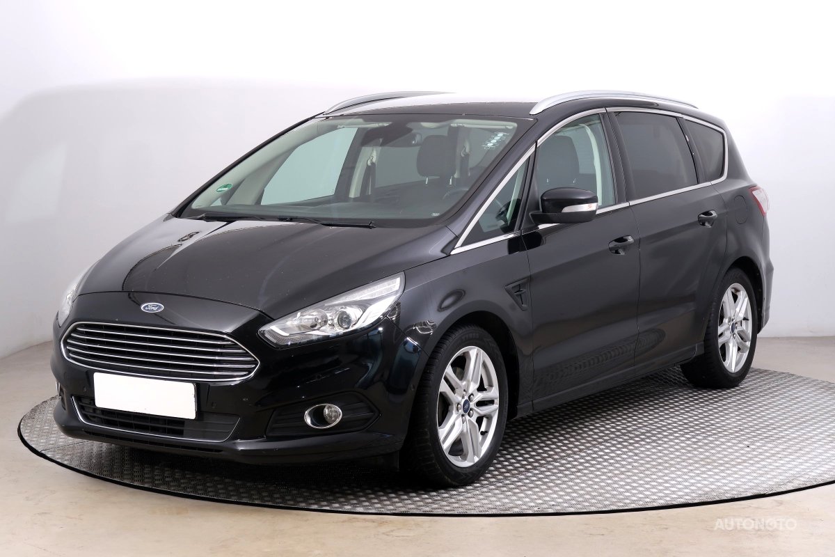 Ford S-MAX, 2017 - pohled č. 3