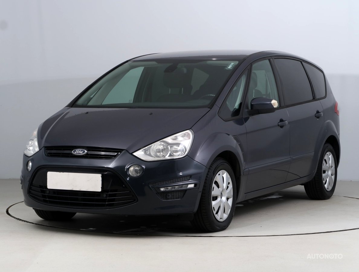 Ford S-MAX, 2012 - pohled č. 3