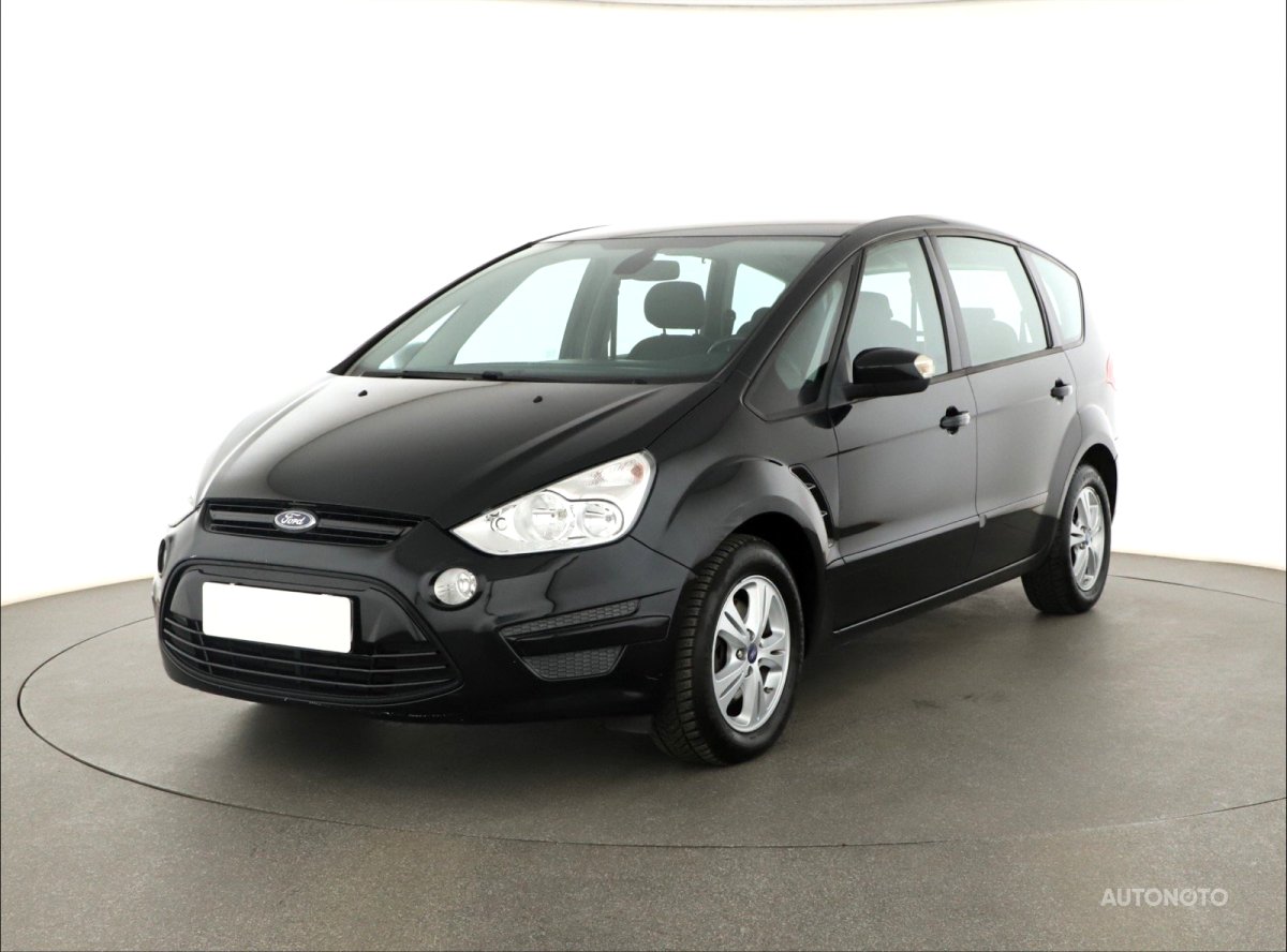 Ford S-MAX, 2013 - pohled č. 3
