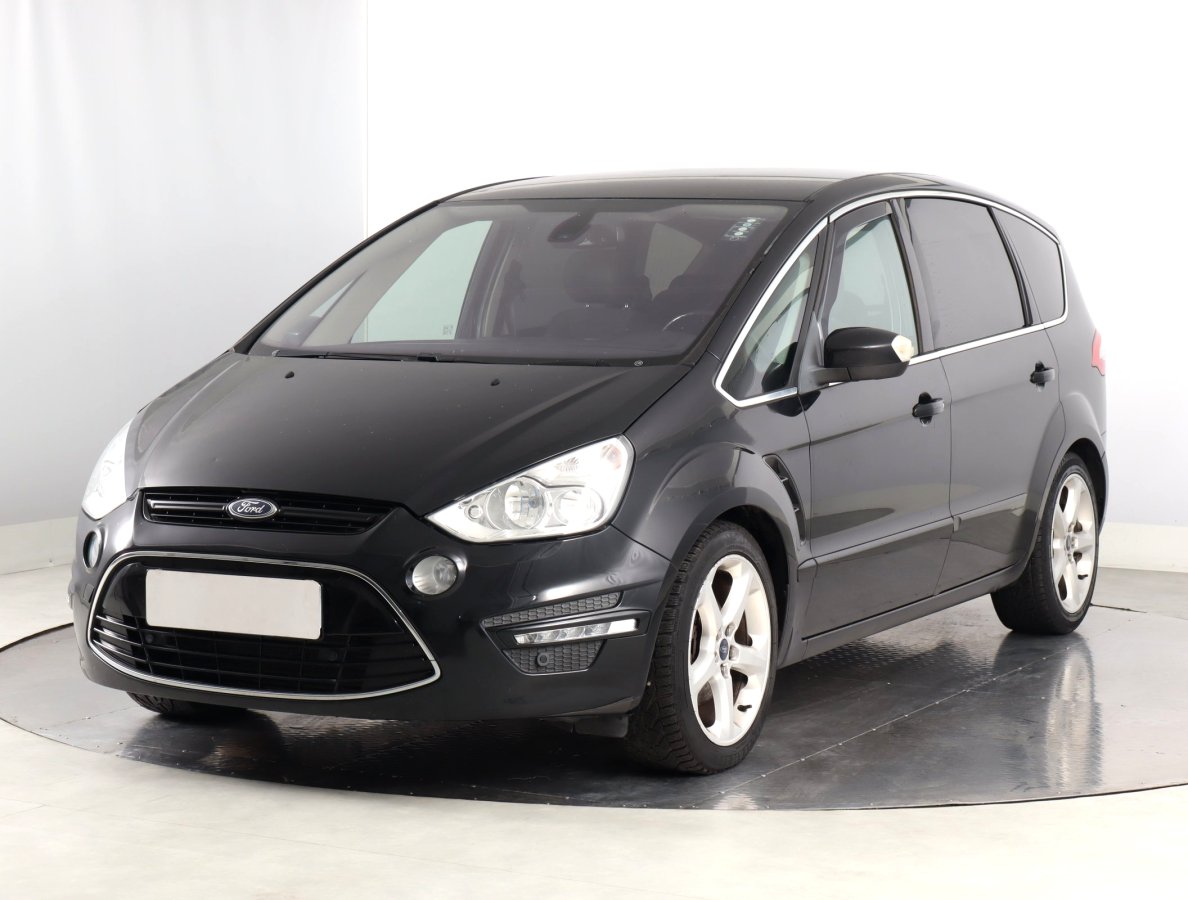 Ford S-MAX, 2013 - pohled č. 3