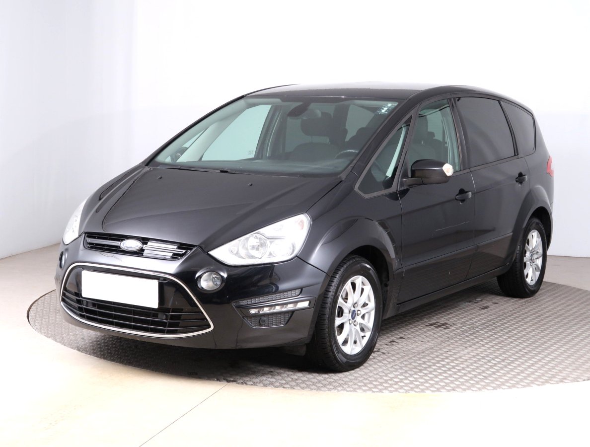 Ford S-MAX, 2013 - pohled č. 3