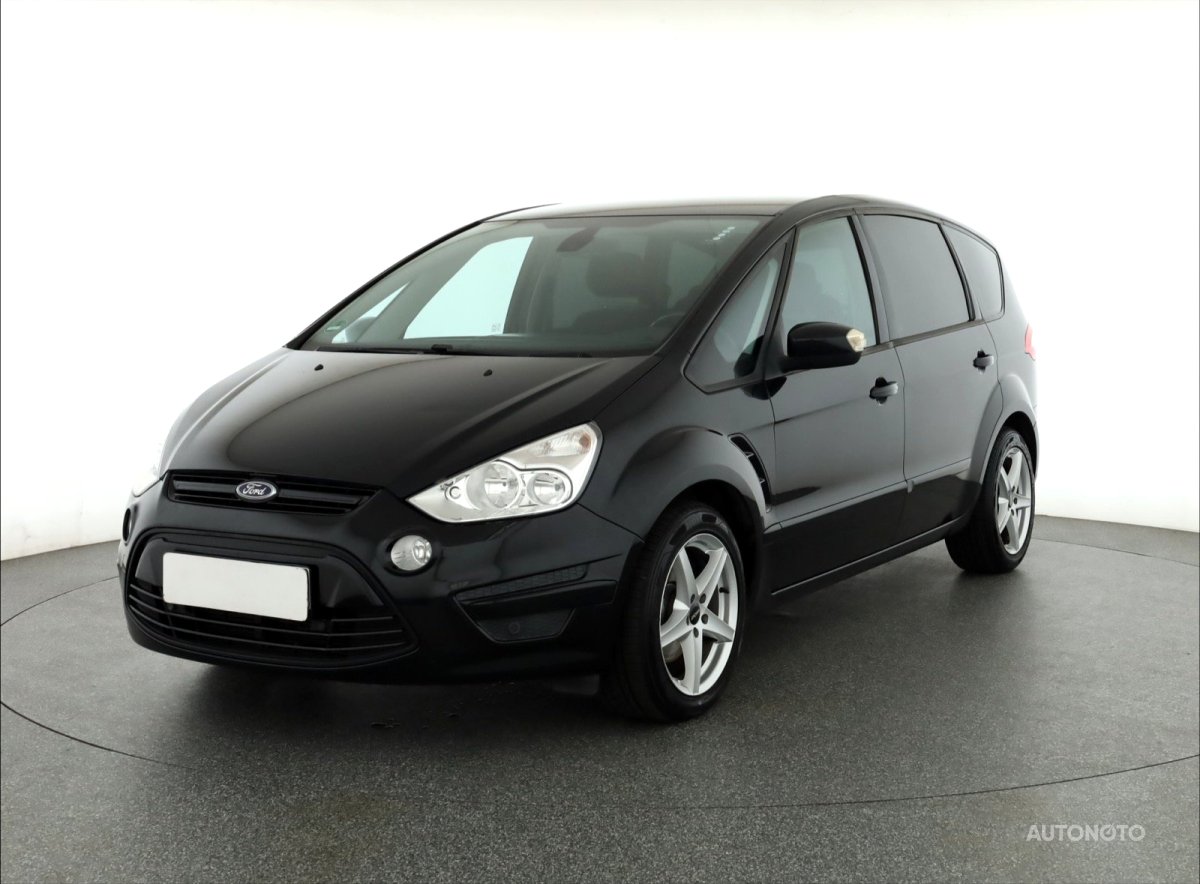 Ford S-MAX, 2012 - pohled č. 3