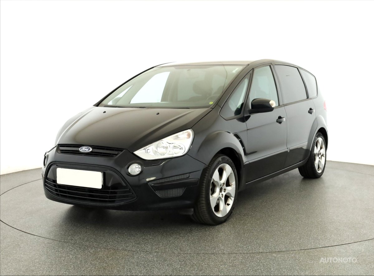 Ford S-MAX, 2012 - pohled č. 3