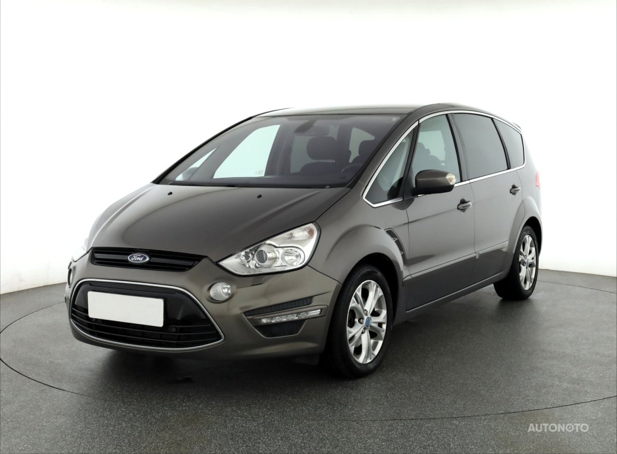 Ford S-MAX, 2013 - pohled č. 3