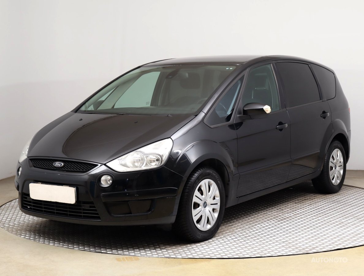 Ford S-MAX, 2008 - pohled č. 3