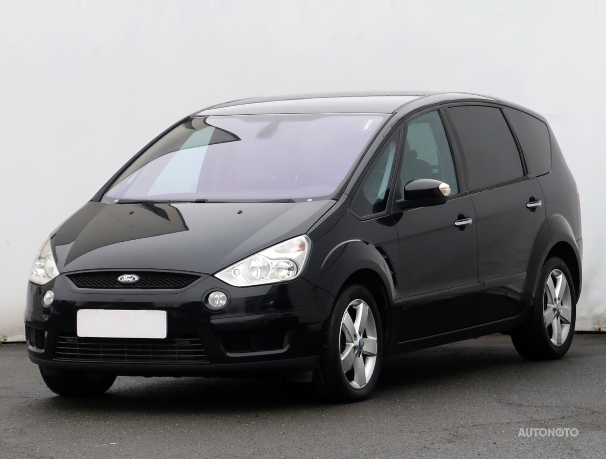 Ford S-MAX, 2010 - pohled č. 3