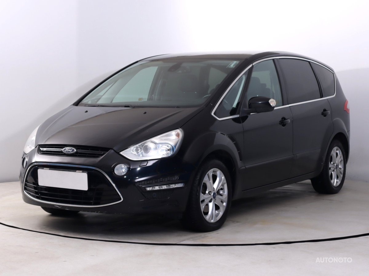 Ford S-MAX, 2013 - pohled č. 3