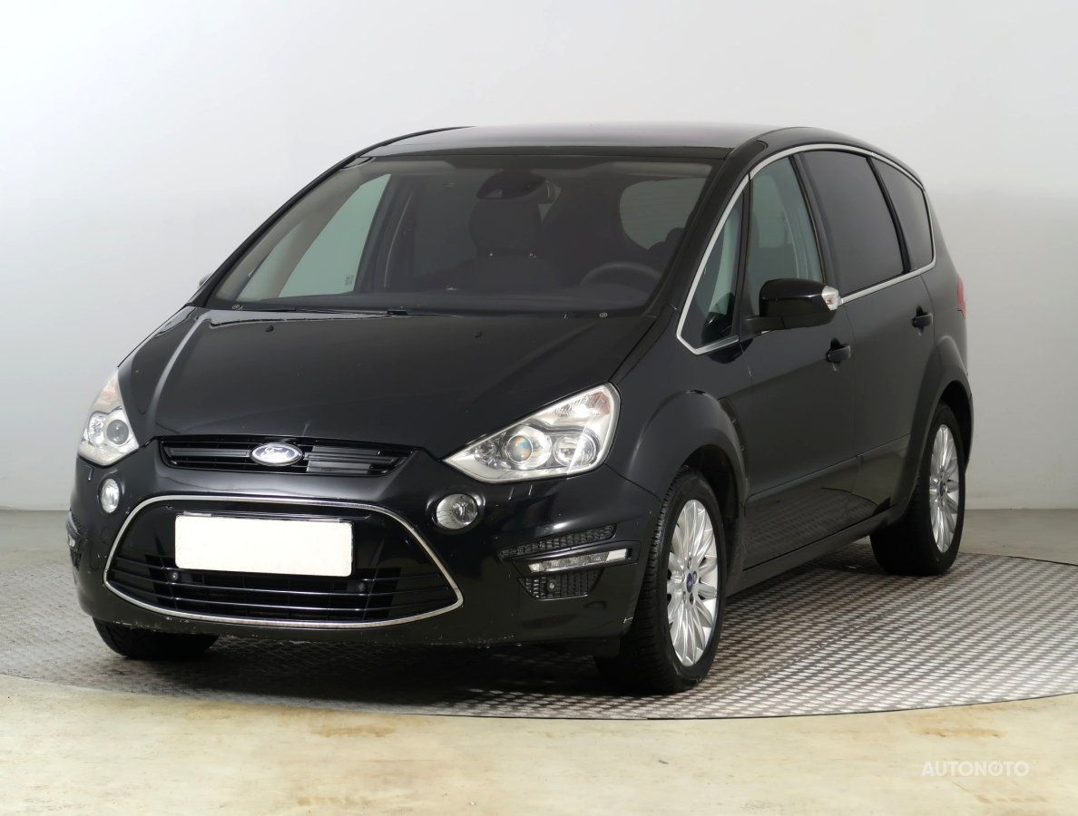 Ford S-MAX, 2012 - pohled č. 3