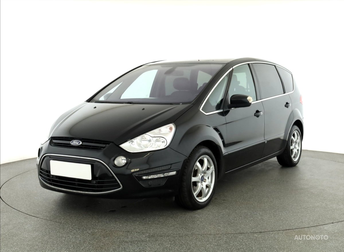 Ford S-MAX, 2010 - pohled č. 3
