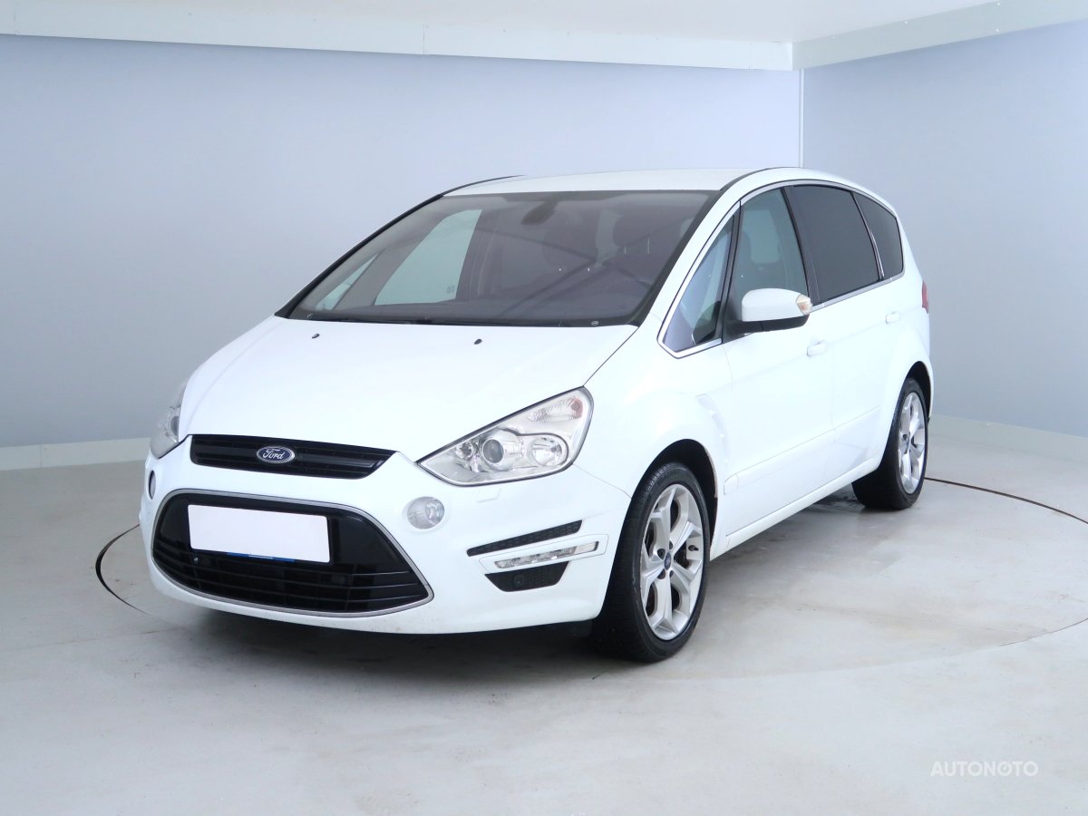 Ford S-MAX, 2013 - pohled č. 3