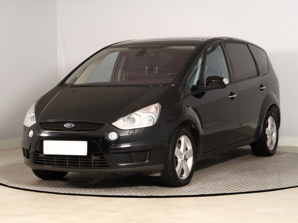 Ford S-MAX, 2009 - pohled č. 3