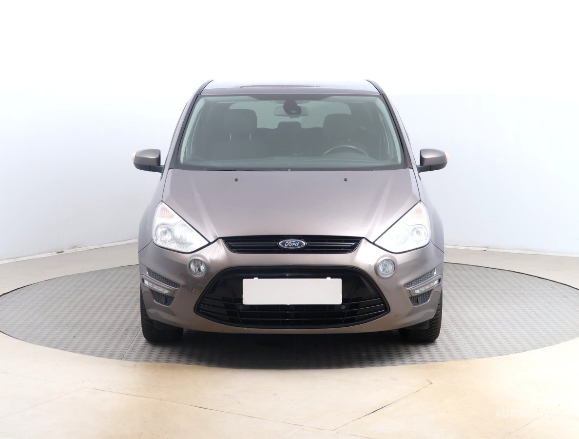 Ford S-MAX, 2012 - pohled č. 2