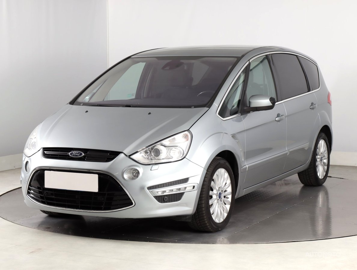 Ford S-MAX, 2012 - pohled č. 3