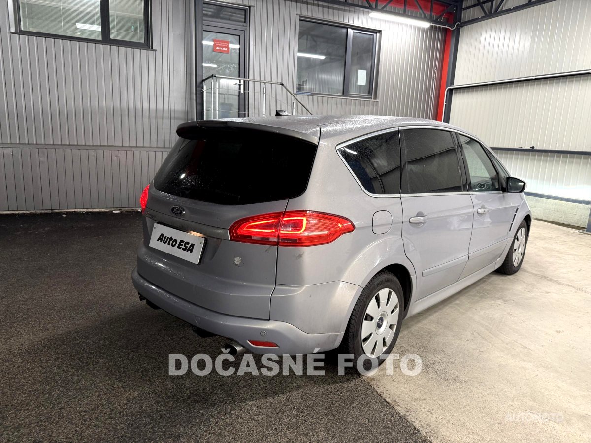 Ford S-MAX, 2011 - pohled č. 2