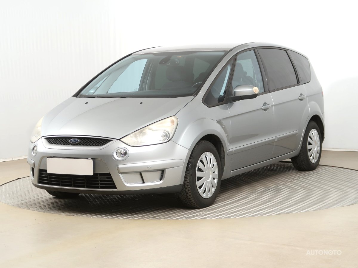 Ford S-MAX, 2007 - pohled č. 3