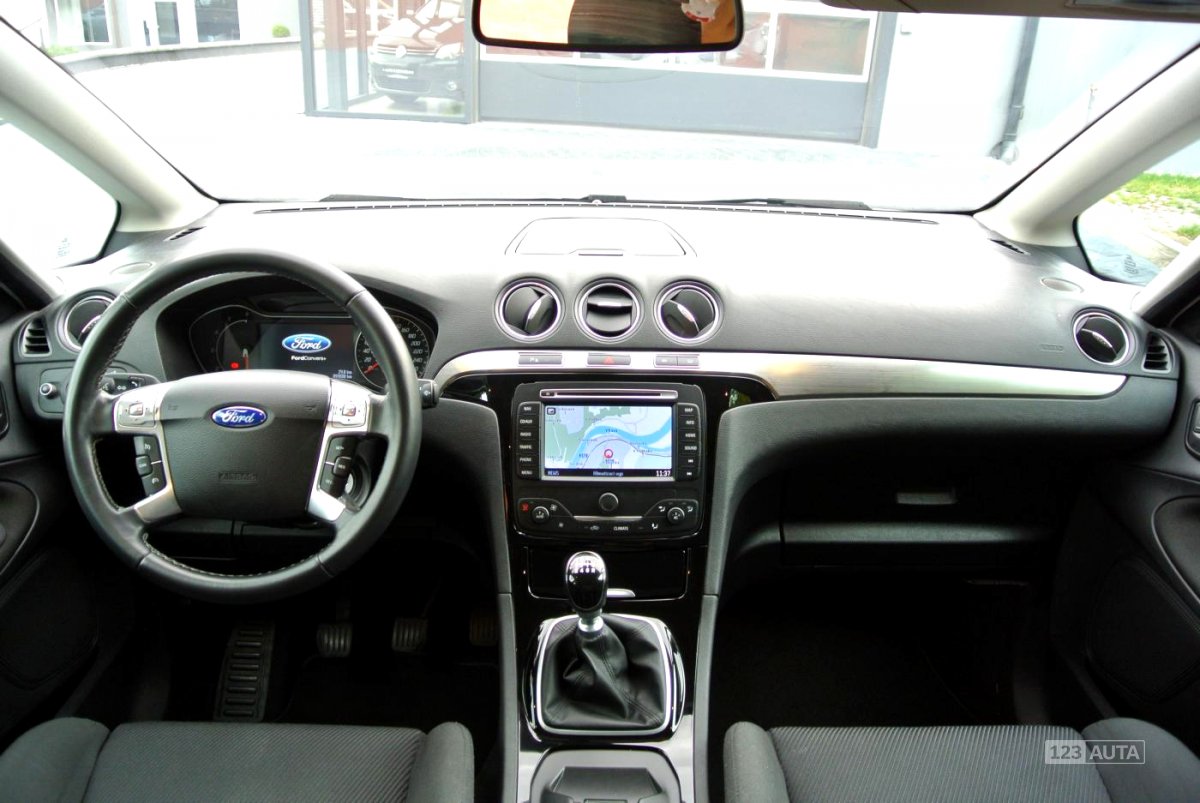 Ford S-MAX, 2013 - pohled č. 9