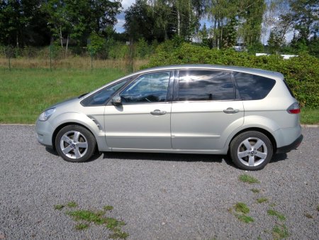 Ford S-MAX, 2008 - pohled č. 2