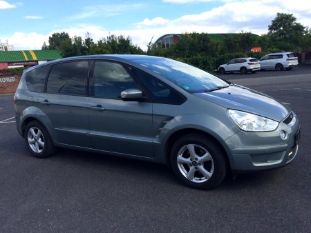 Ford S-MAX, 2008 - pohled č. 2