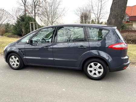 Ford S-MAX, 2012 - pohled č. 3