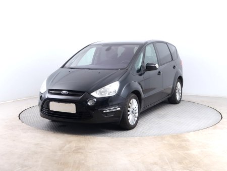 Ford S-MAX, 2013 - pohled č. 3