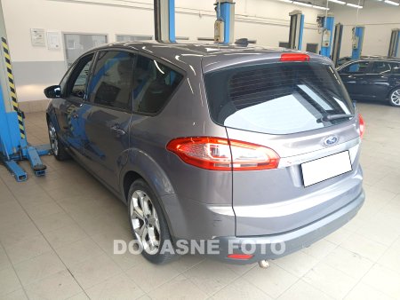 Ford S-MAX, 2013 - pohled č. 2