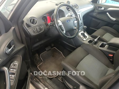 Ford S-MAX, 2013 - pohled č. 3