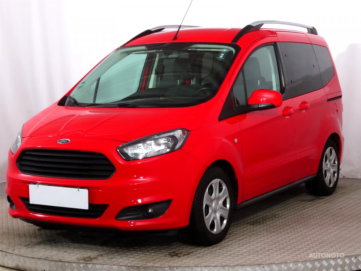 Ford Tourneo Courier, 2017 - pohled č. 3
