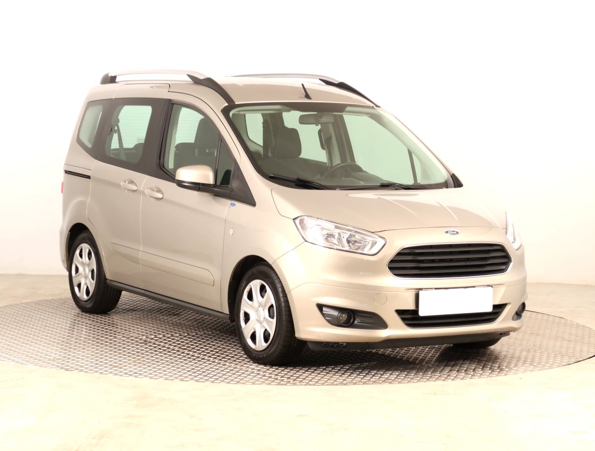 Ford Tourneo Courier, 2016 - celkový pohled