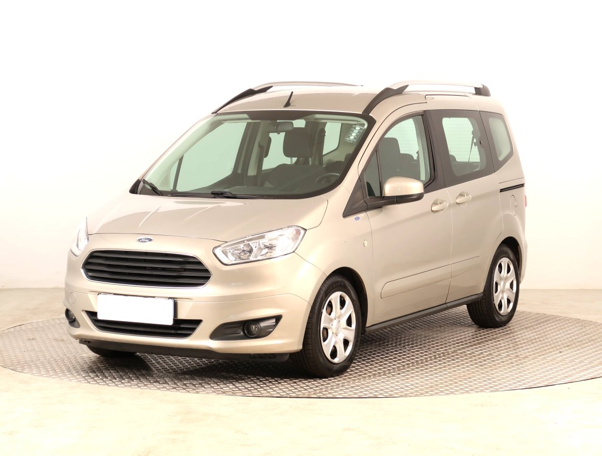 Ford Tourneo Courier, 2016 - pohled č. 3