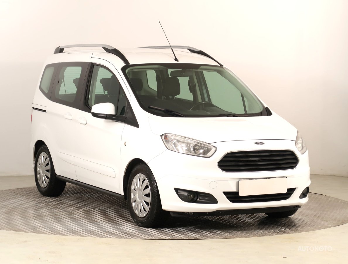 Ford Tourneo Courier, 2016 - celkový pohled