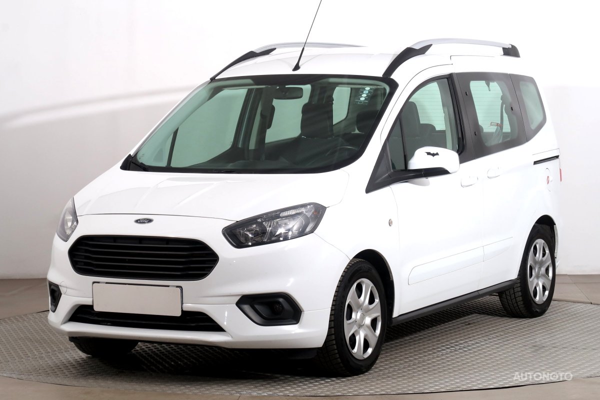 Ford Tourneo Courier, 2019 - pohled č. 3