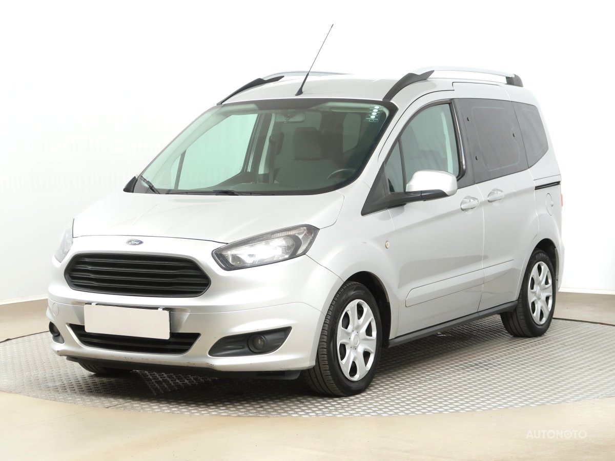 Ford Tourneo Courier, 2018 - pohled č. 3