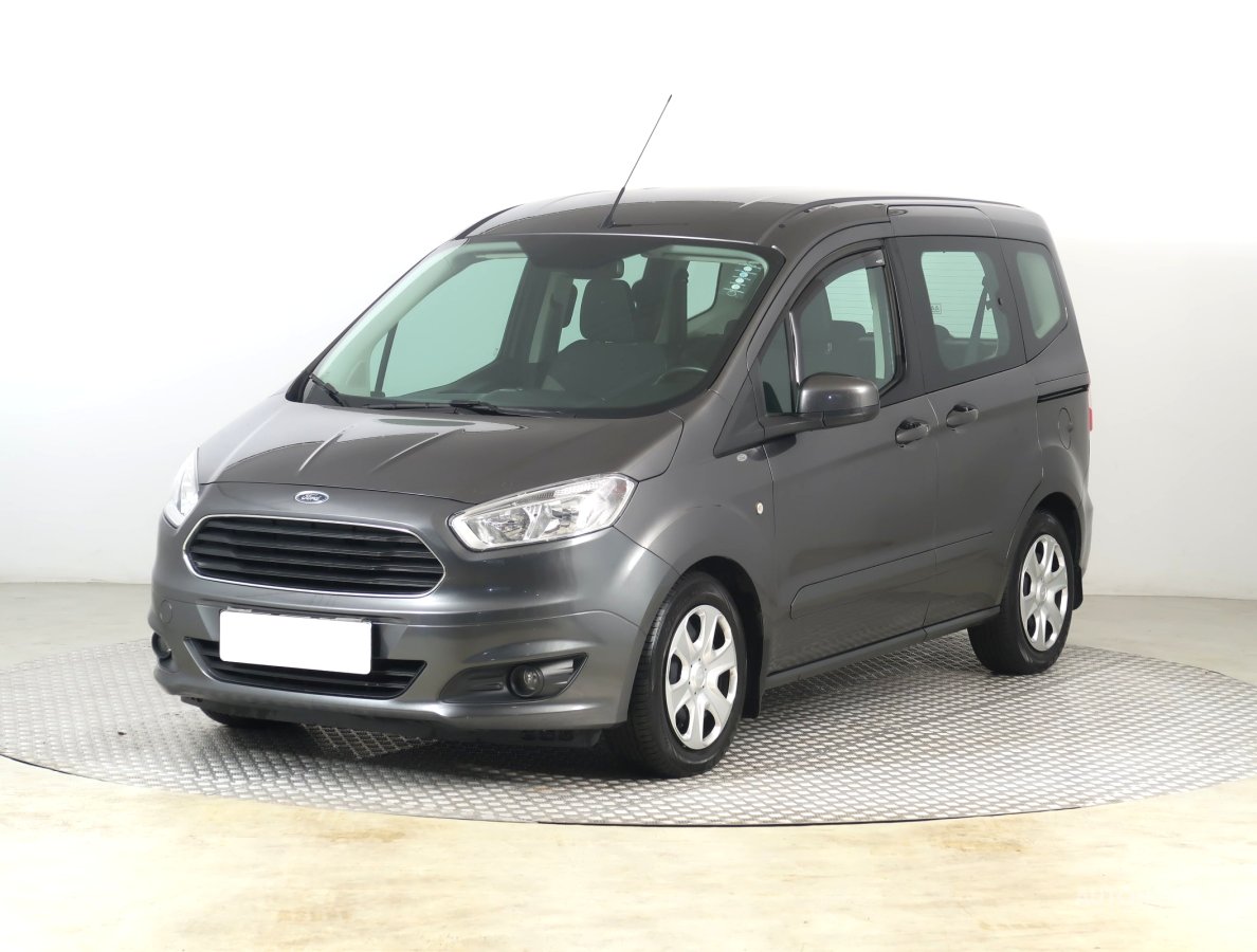 Ford Tourneo Courier, 2016 - pohled č. 3