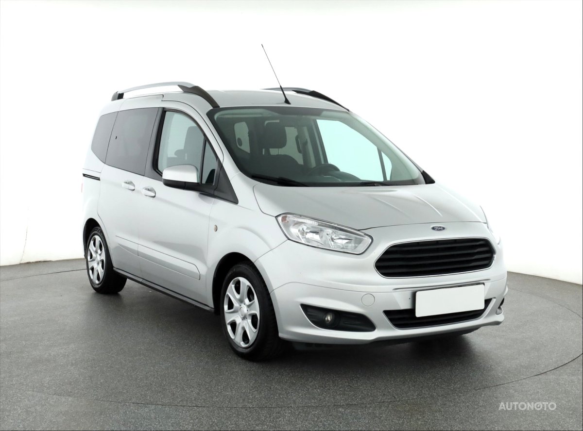 Ford Tourneo Courier, 2016 - celkový pohled
