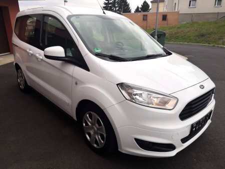 Ford Tourneo Courier, 2015 - pohled č. 3