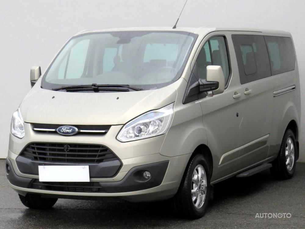 Ford Tourneo Custom, 2017 - pohled č. 3