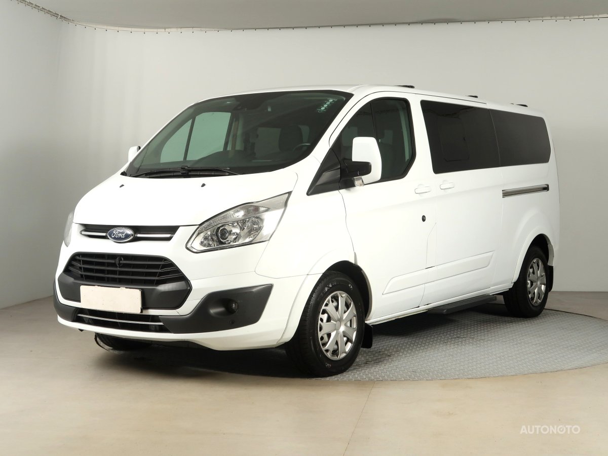Ford Tourneo Custom, 2017 - pohled č. 3
