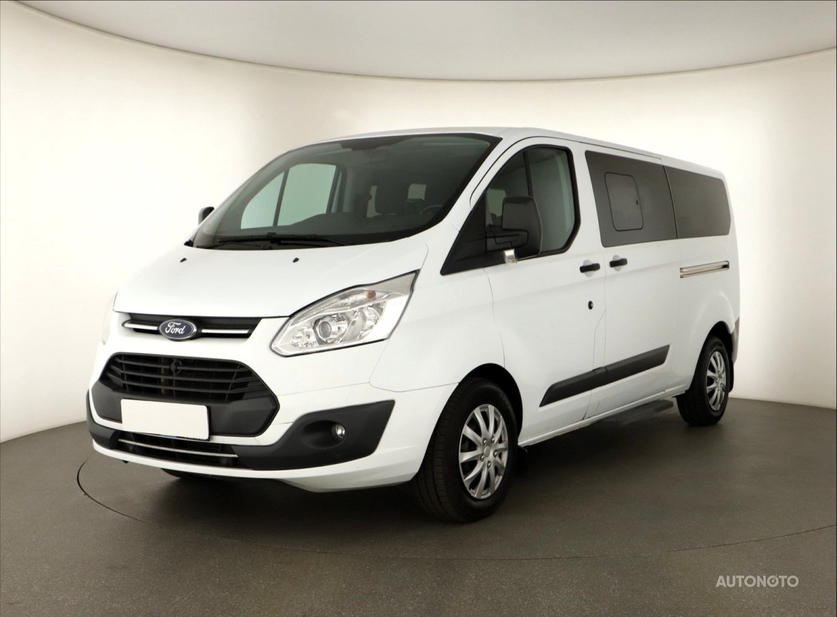 Ford Tourneo Custom, 2017 - pohled č. 3