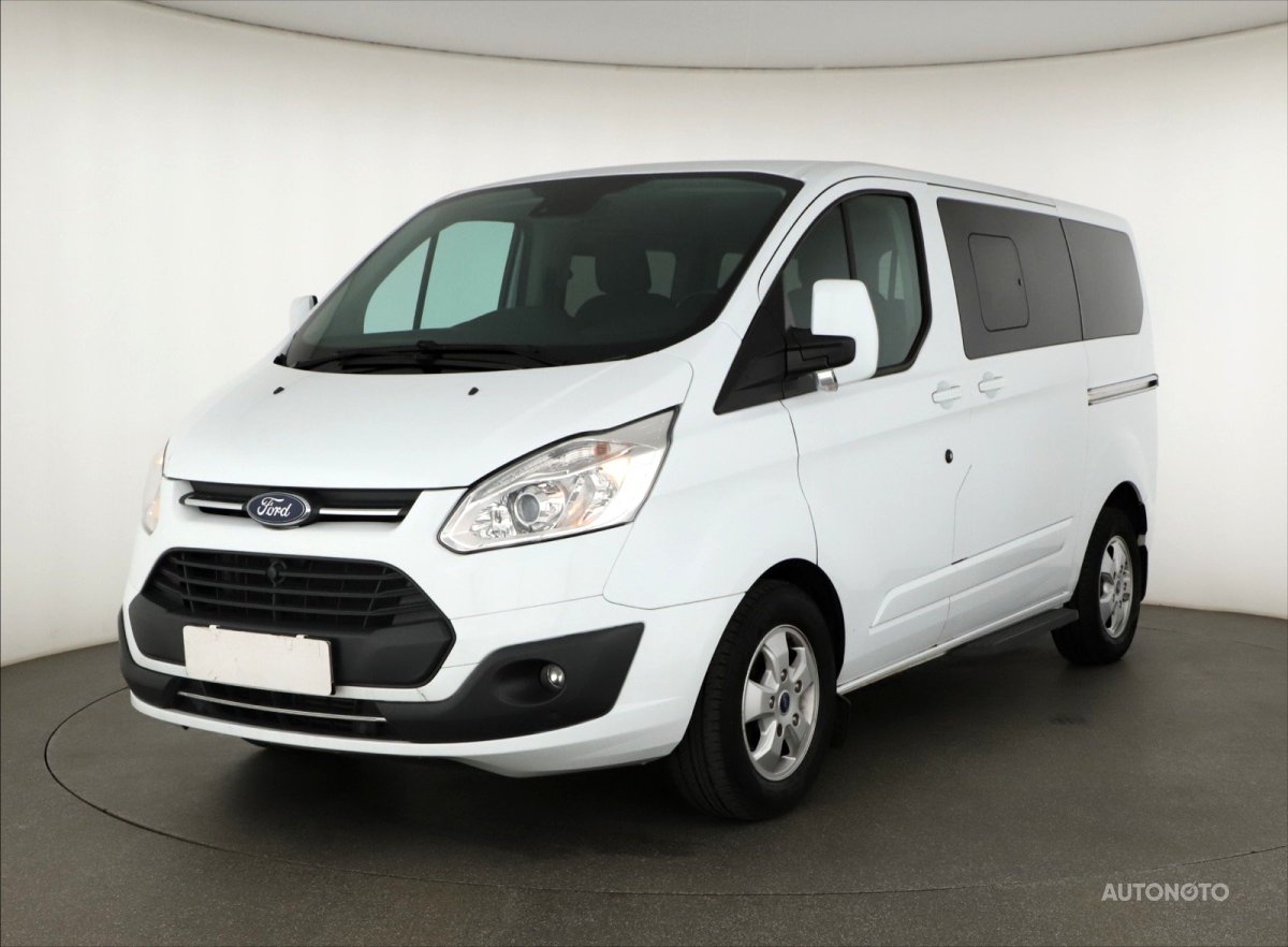 Ford Tourneo Custom, 2017 - pohled č. 3