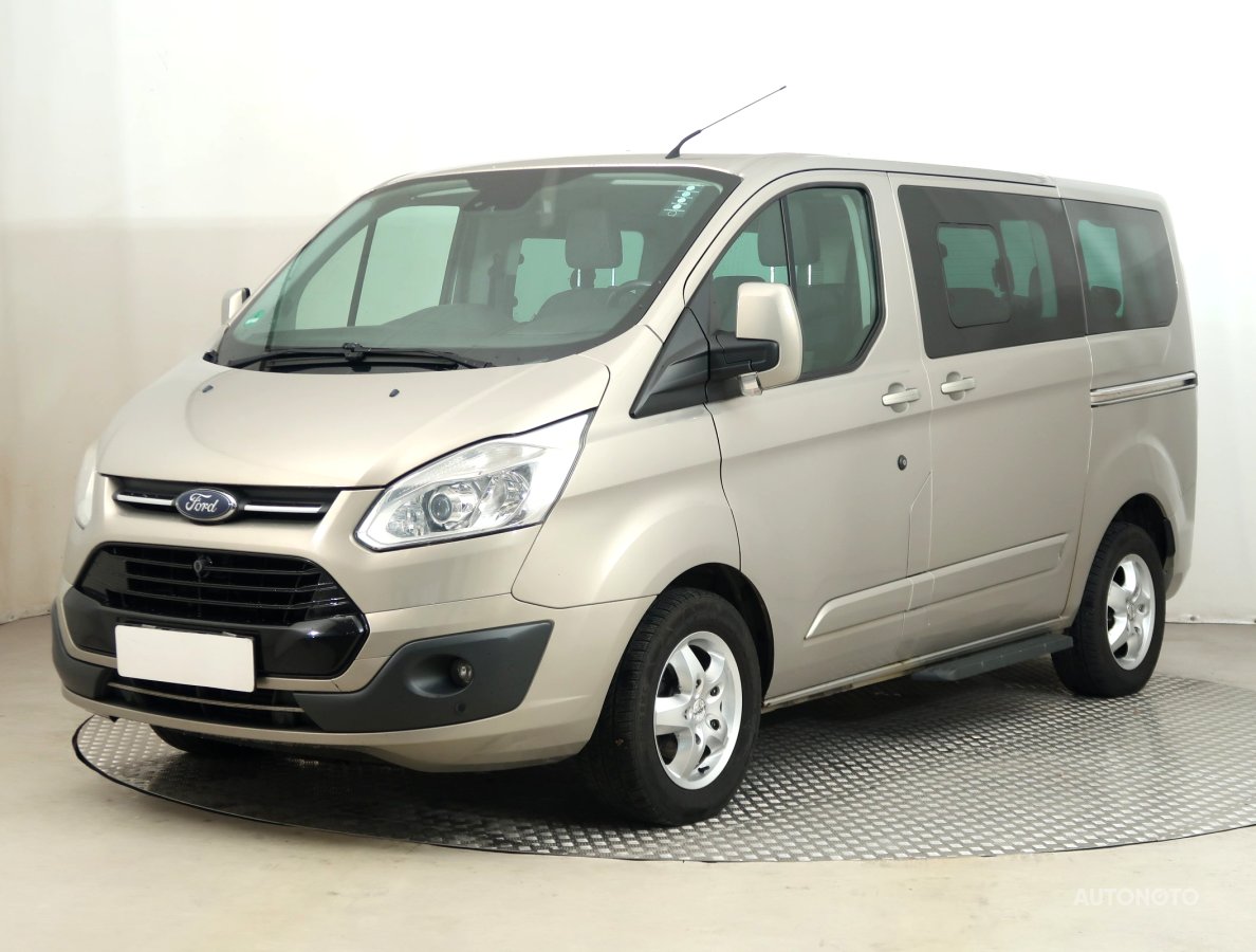 Ford Tourneo Custom, 2016 - pohled č. 3