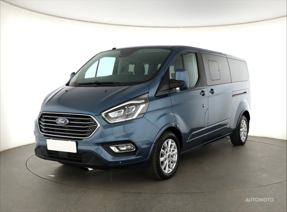 Ford Tourneo Custom, 2018 - pohled č. 3