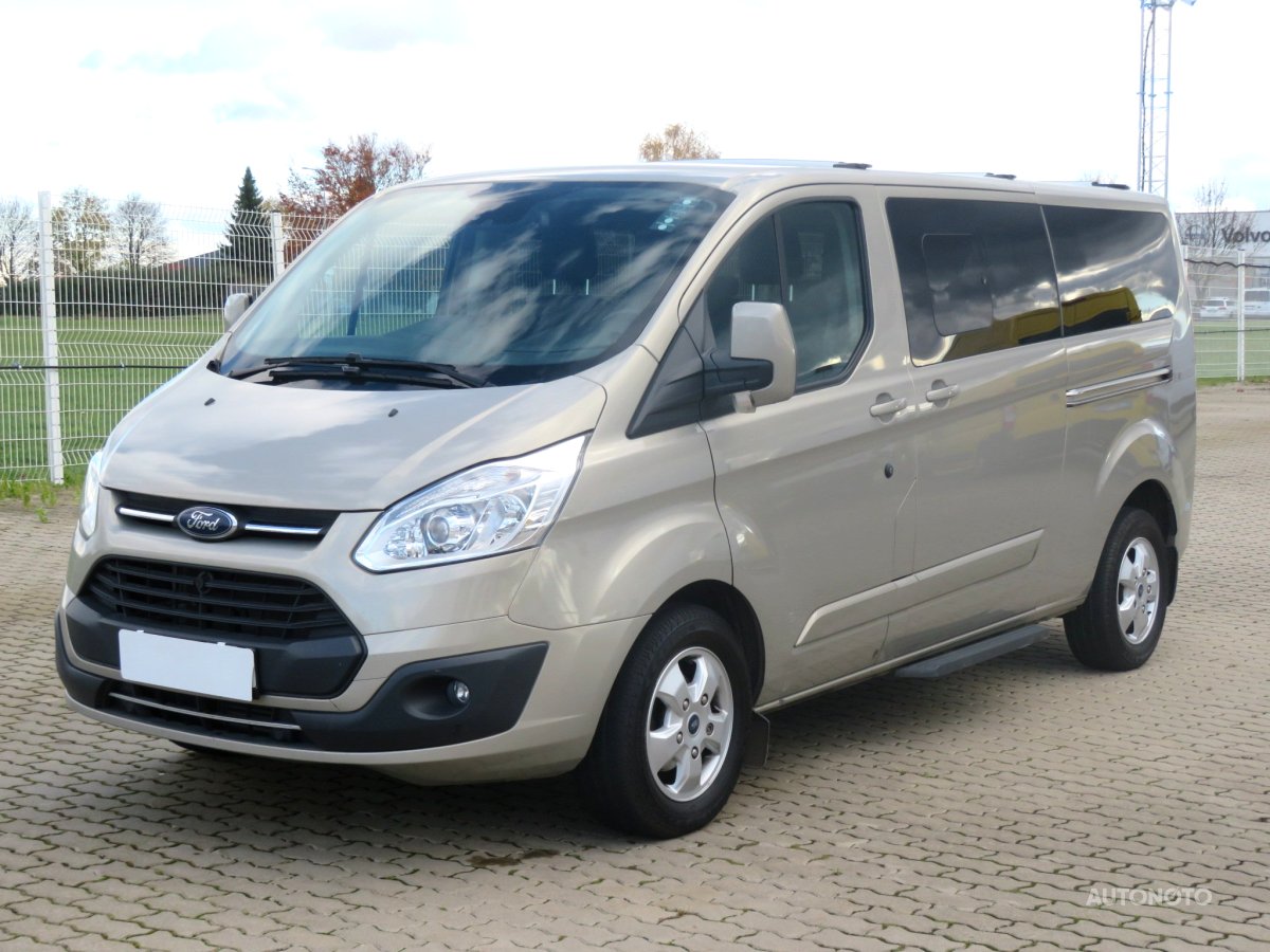 Ford Tourneo Custom, 2017 - pohled č. 3