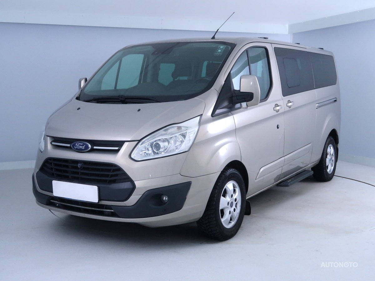Ford Tourneo Custom, 2016 - pohled č. 3