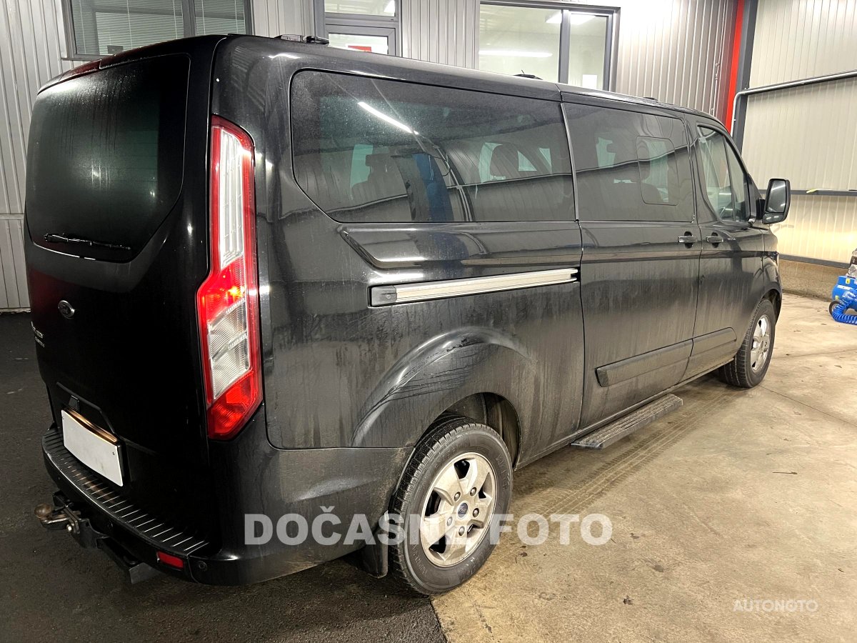 Ford Tourneo Custom, 2016 - pohled č. 2