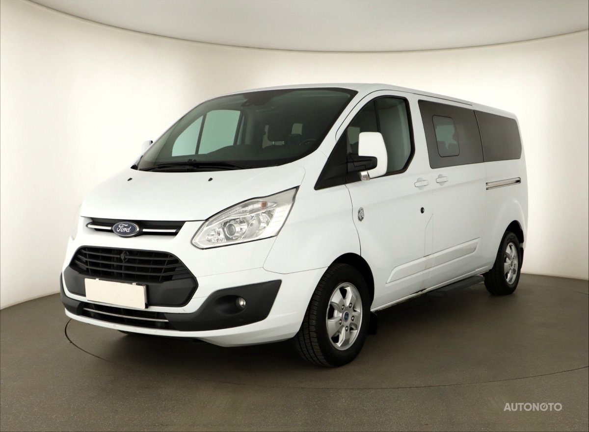 Ford Tourneo Custom, 2018 - pohled č. 3