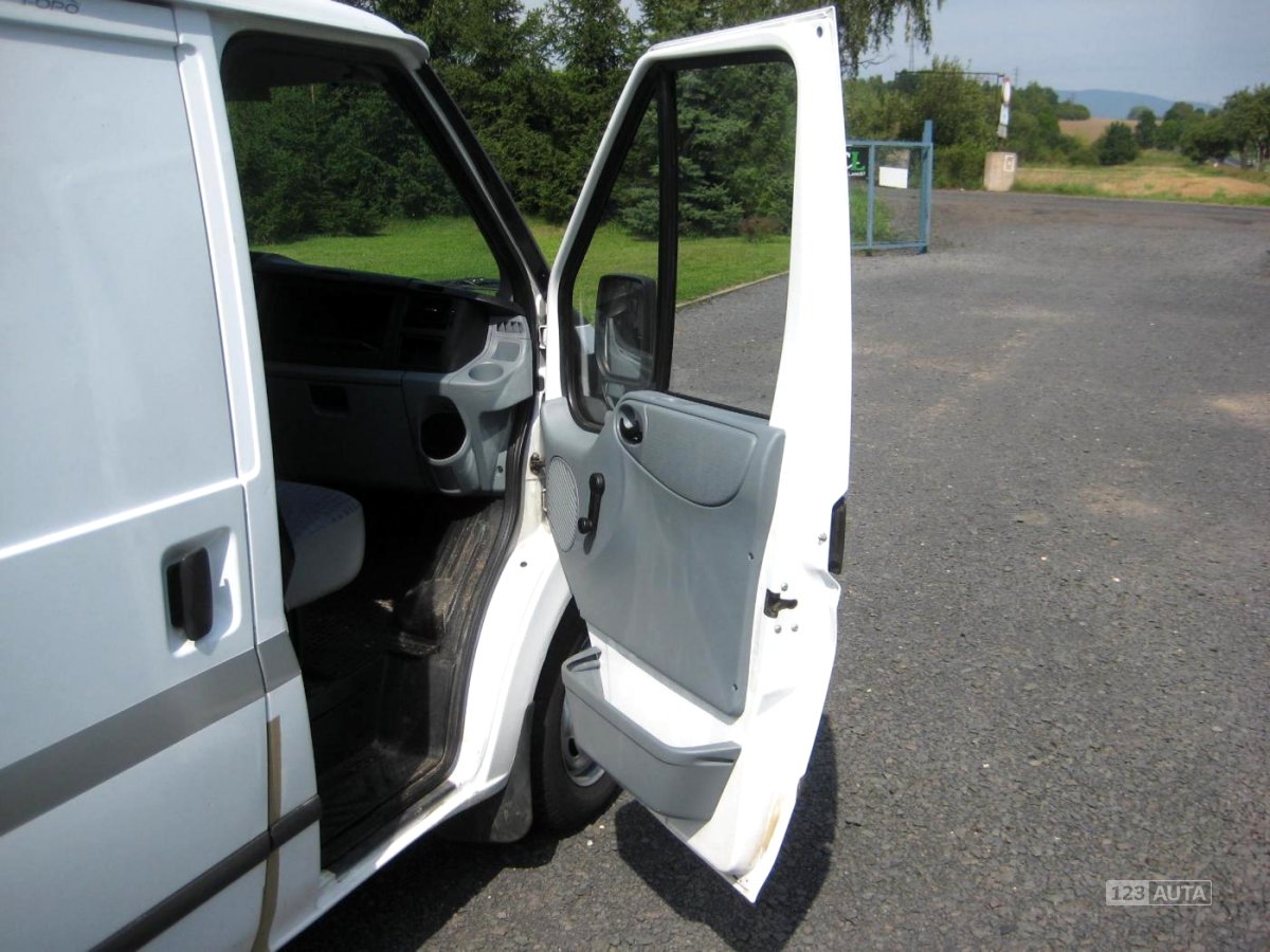 Ford Tranzit 260S, 2006 - pohled č. 5